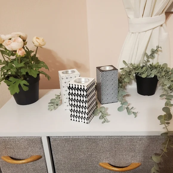 3 Black & White Stylish Tea Candle Holders - Picture 5 of 5